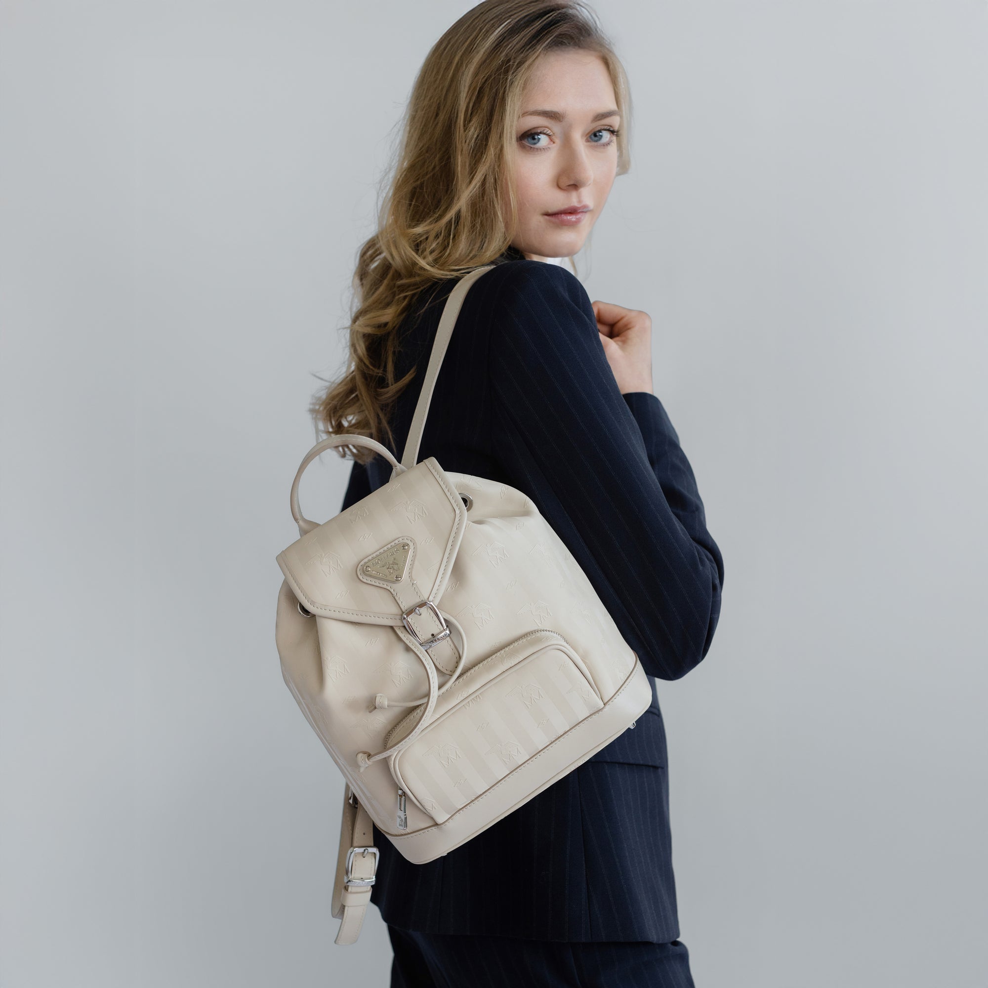 BRUGG | Rucksack pearl/silber - close up 