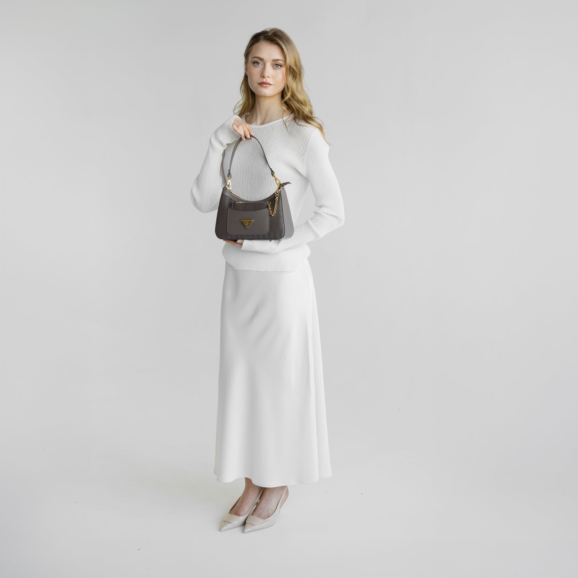 CASTIEL | Schultertasche fango braun/gold - full body 