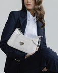 CASTIEL | Schultertasche snow weiss/silber - close up 