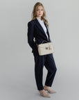 MARLY | Umhängetasche pearl/silber - full body 