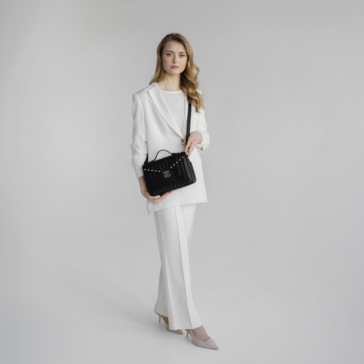 MARLY | Umhängetasche Diamonds classic schwarz/silber - getragen