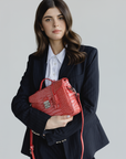 MARLY | Umhängetasche Croco coral pink/silber - detail seitlich