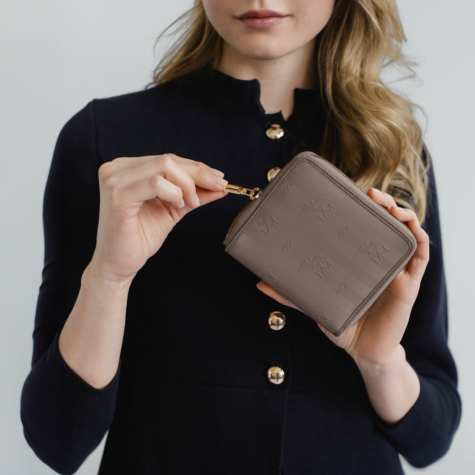 NIEDERHORN | Portemonnaie taupe grau/gold - detail 