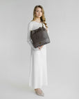NIESEN | Beuteltasche fango braun/gold - full body 