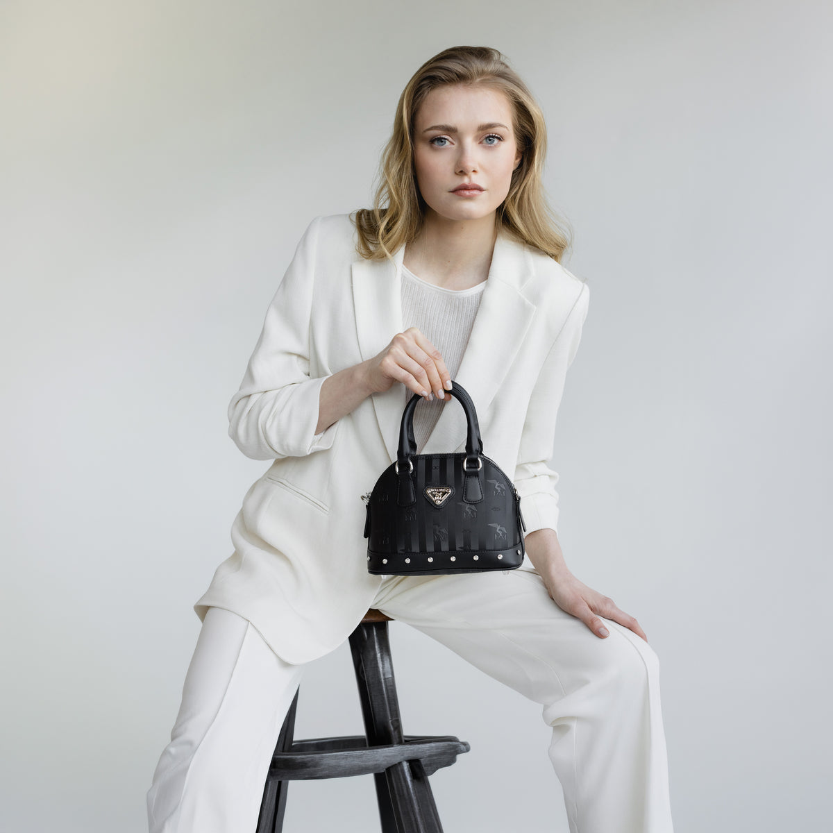 OETWIL | Handtasche Diamonds classic schwarz/silber - getragen