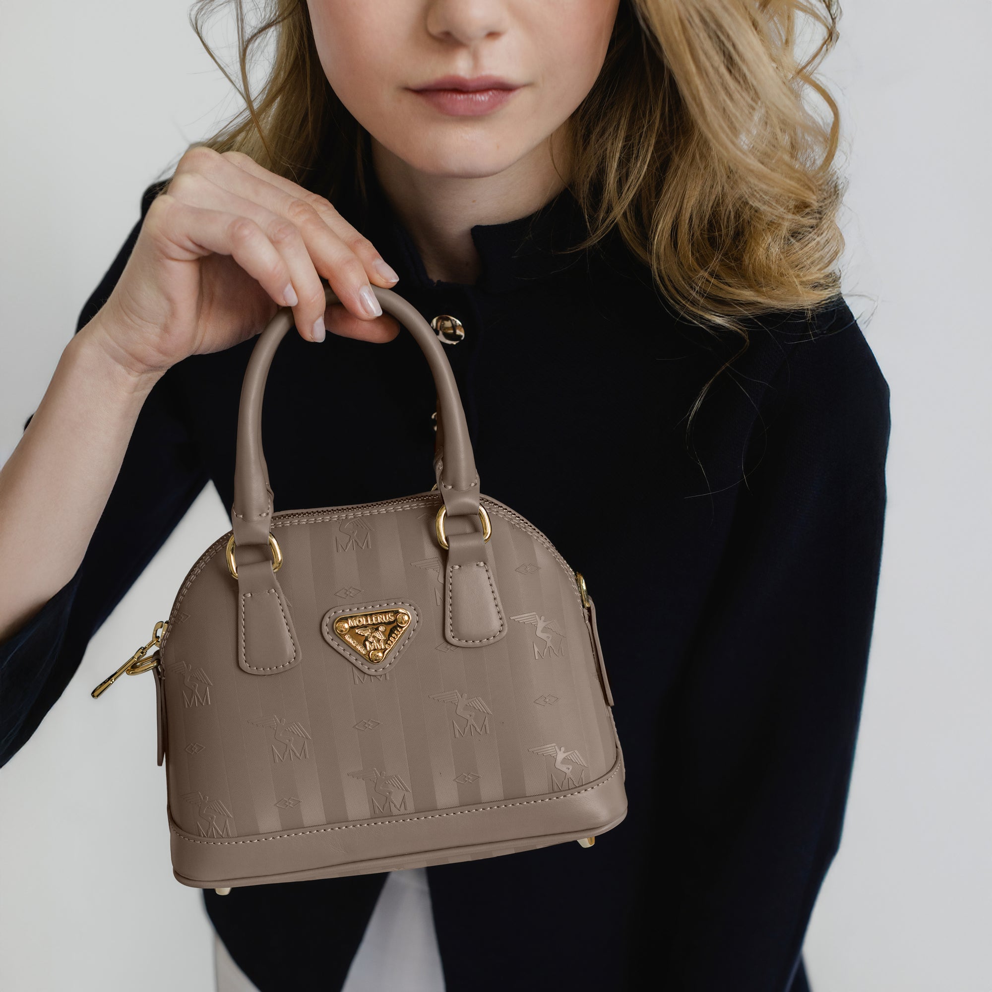 OETWIL | Handtasche taupe grau/gold - detail 