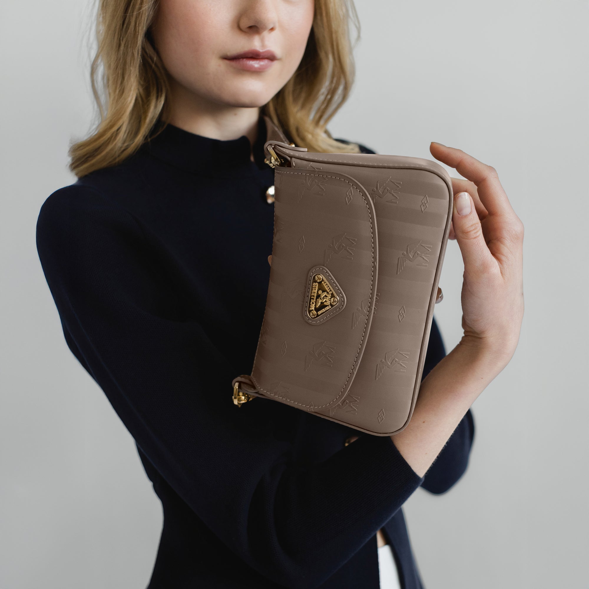 PIZY | Umhängetasche taupe grau/gold - detail 