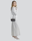 RIVAZ | Umhängetasche fango braun/gold - full body 