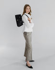 RUE | Schultertasche classic schwarz/silber - full body 