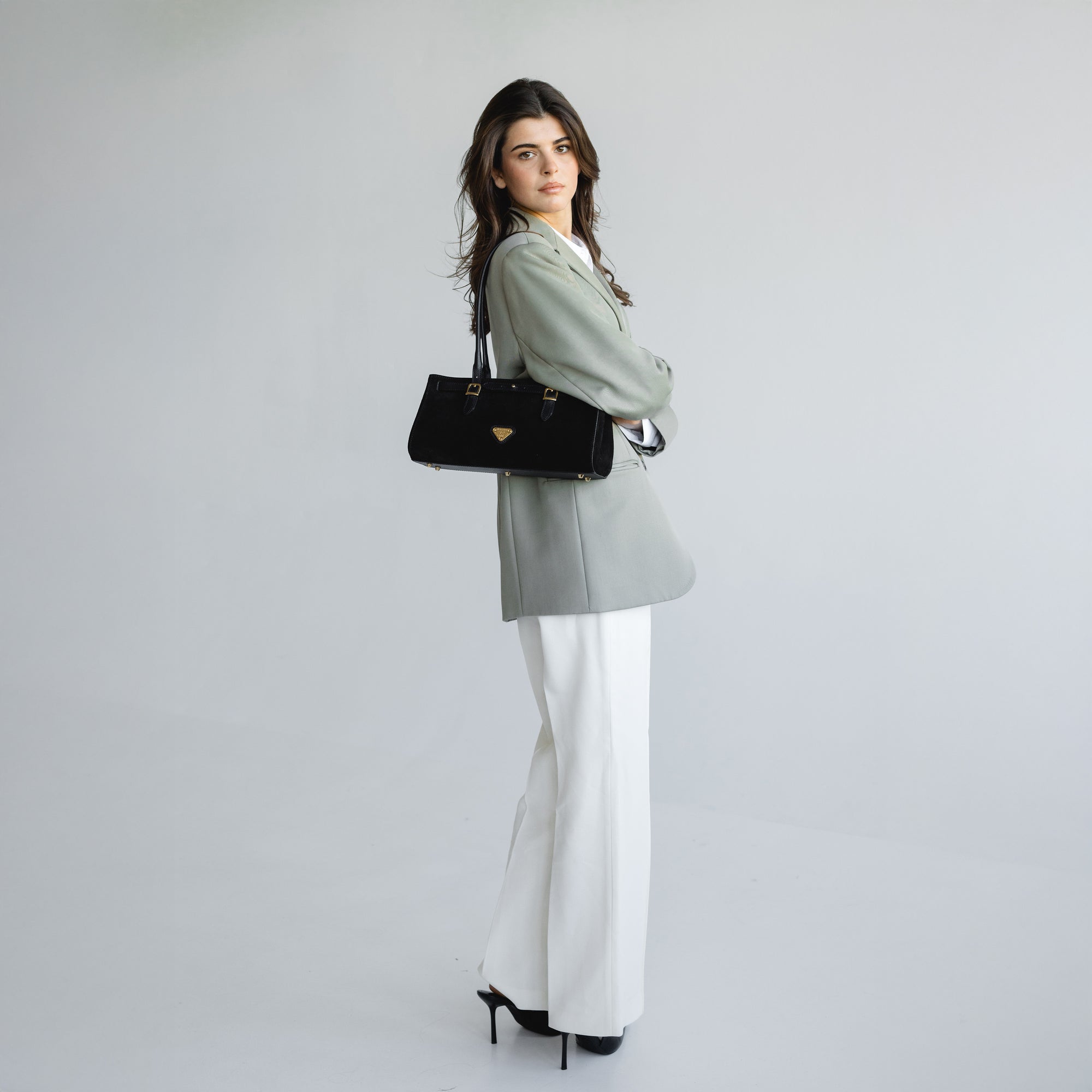 RUE | Schultertasche Wildleder classic schwarz/gold - full body