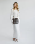 SION | Beuteltasche fango braun/gold - full body 