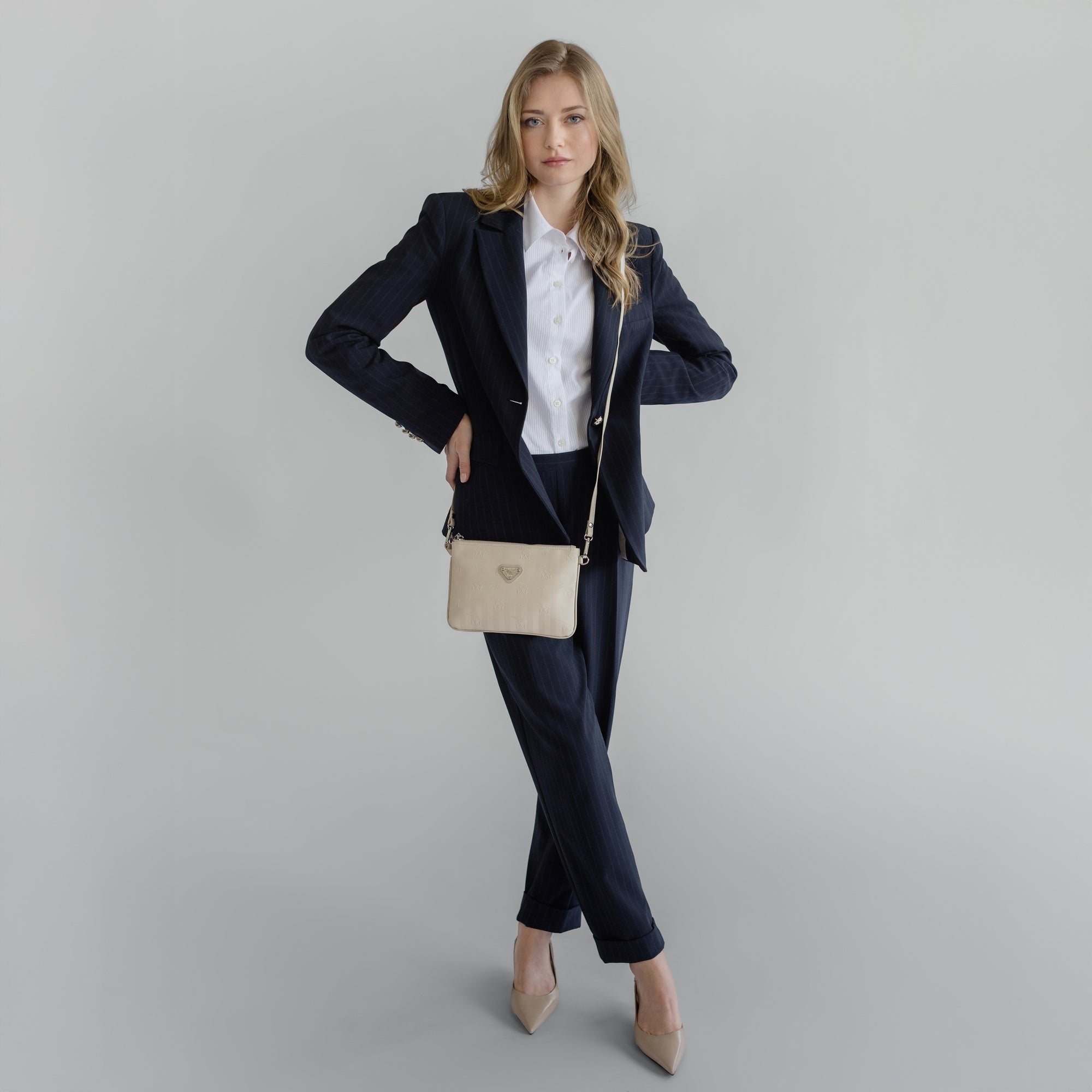 TAMINS | Umhängetasche pearl/silber - full body