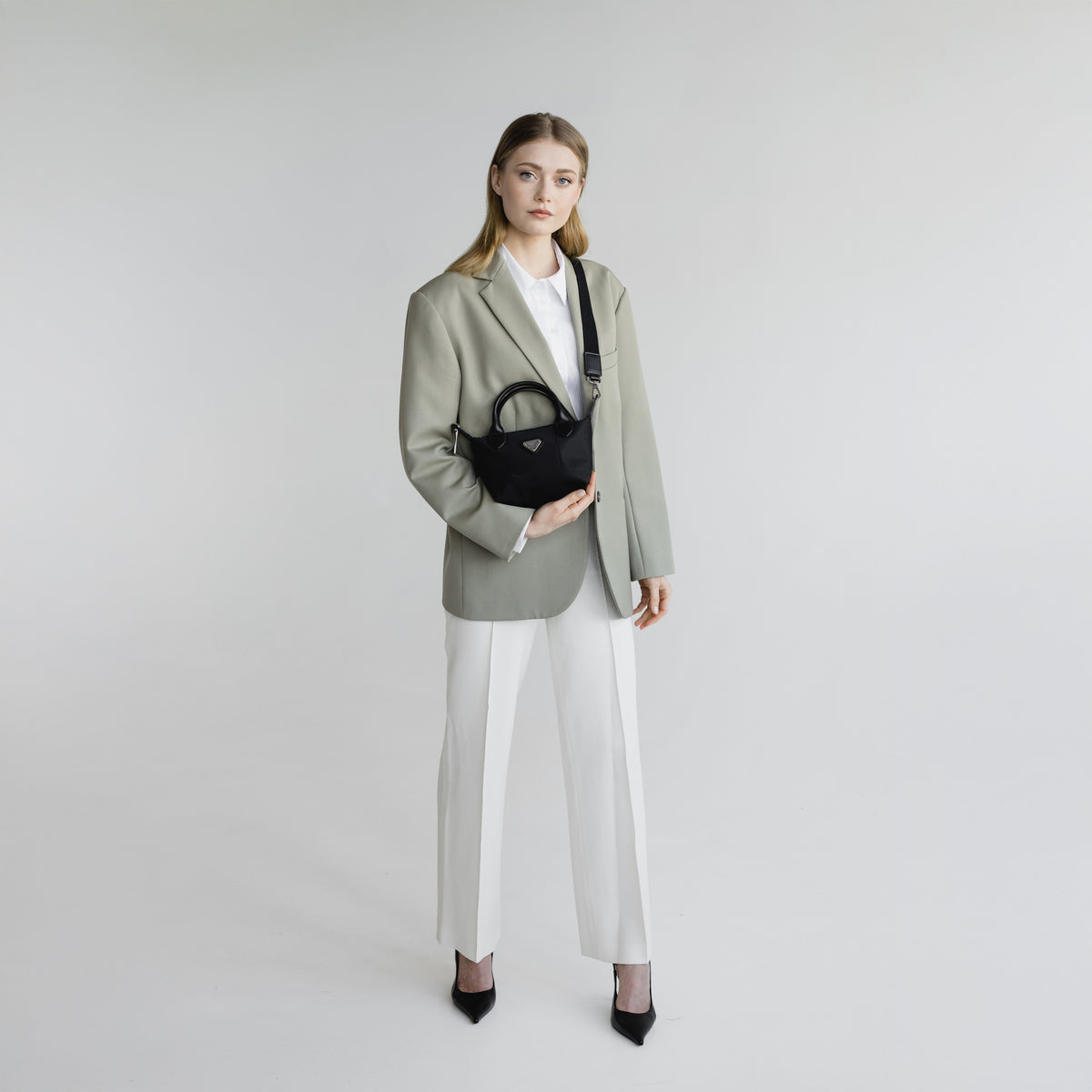 VALS | Umhängetasche Nylon classic schwarz/silber - full body