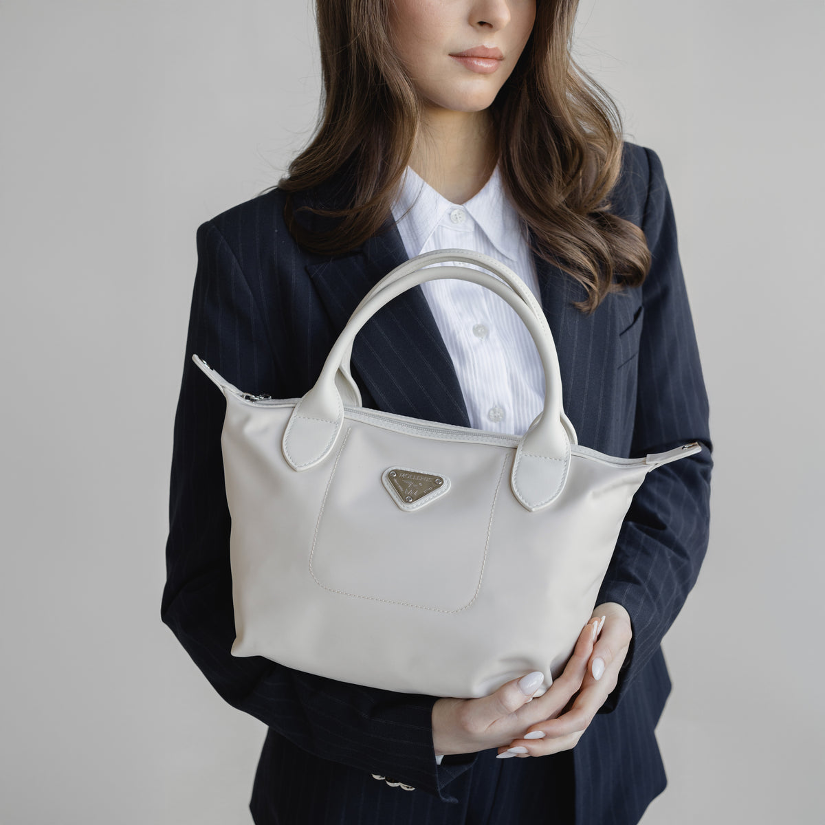 WENGEN | Shopper pearl weiss/silber - detail on body 