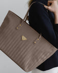 WINTERTHUR | Shopper mit Reissverschluss taupe grau/gold - detail 