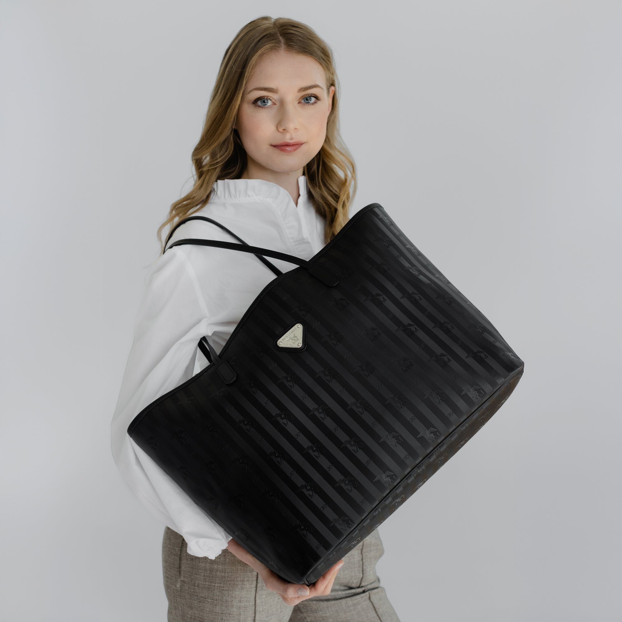 ZUERICH | Shopper classic schwarz/silber - close up 