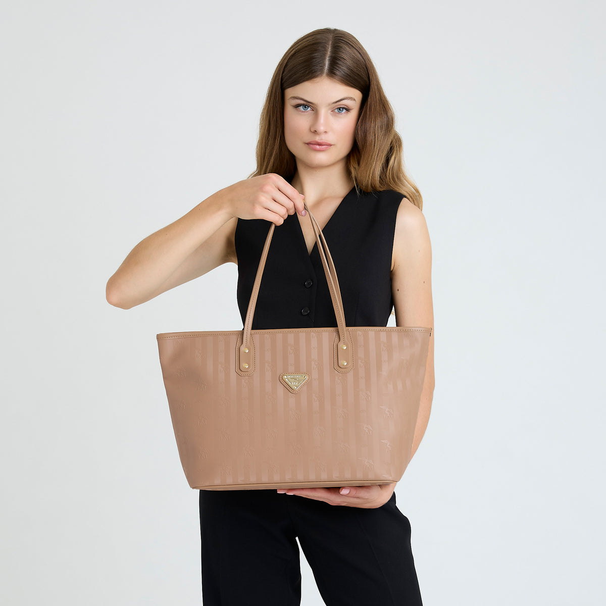 WINTERTHUR | Shopper mit Reissverschluss cappuccino beige/gold - on body