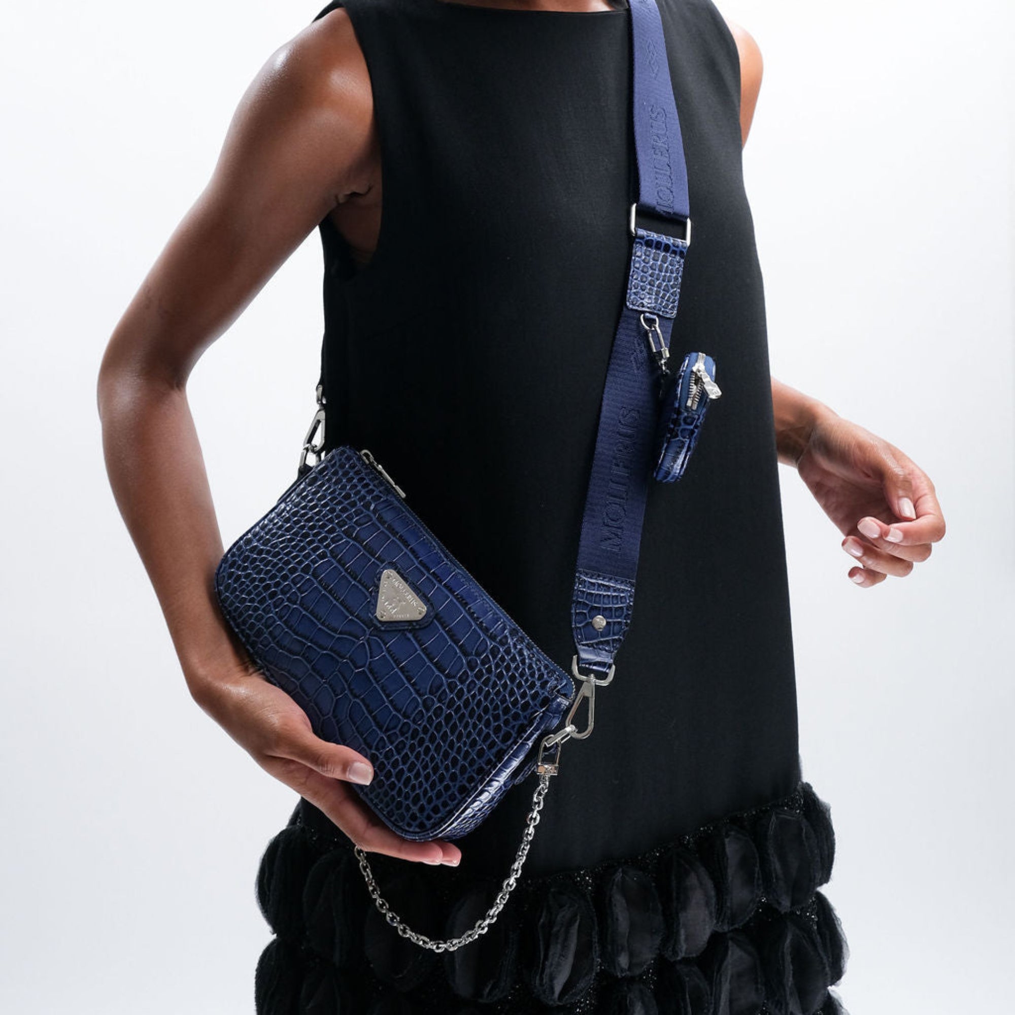 ZELL | Umhängetasche Croco Sapphire blau/silber - onbody