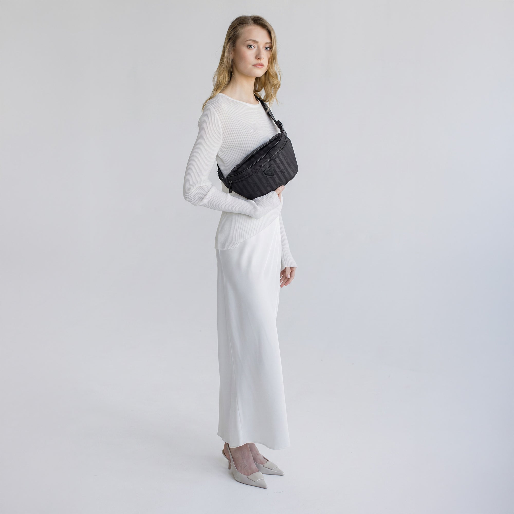 BRIENZ | Gürteltasche classic schwarz/schwarz - full body