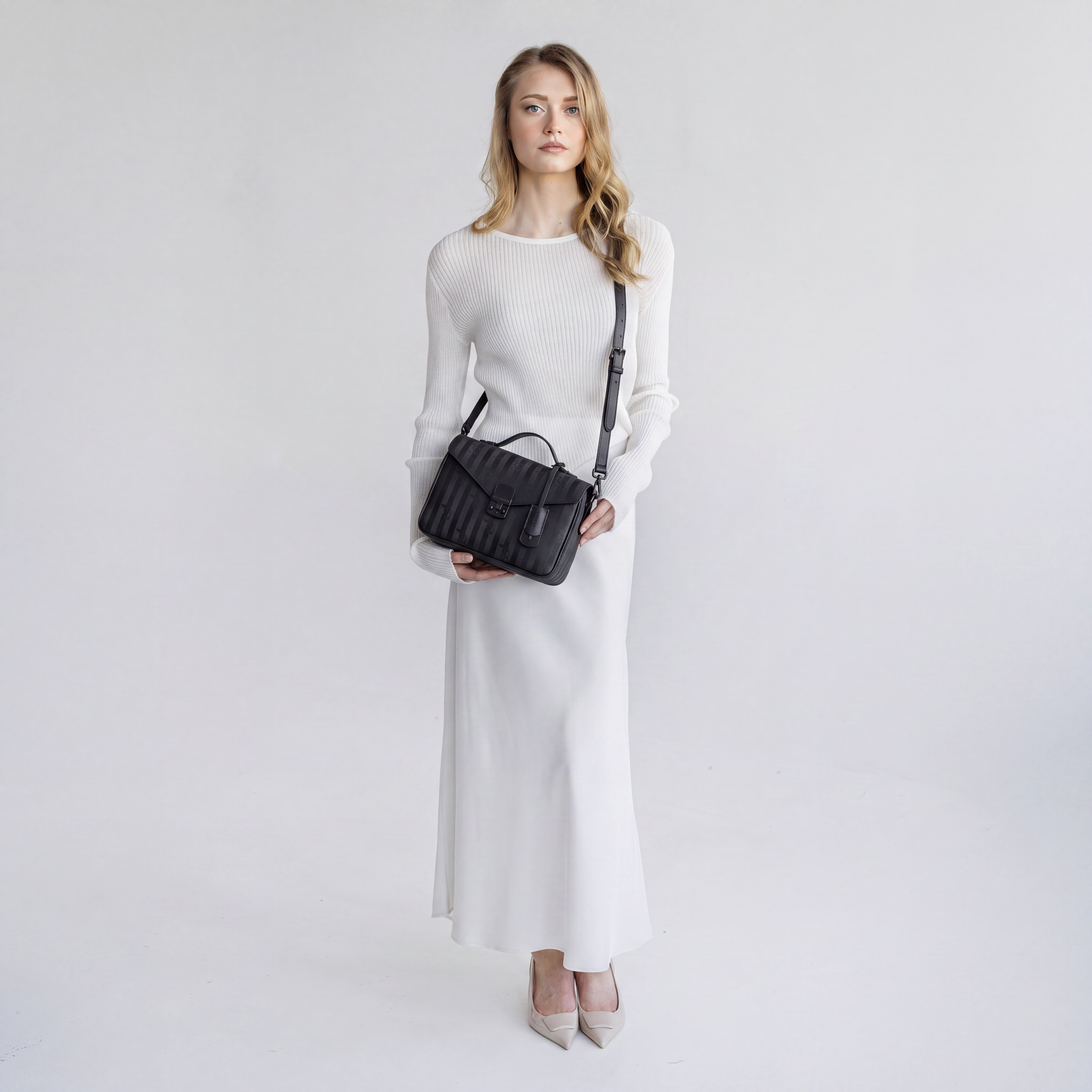 MARLY | Umhängetasche classic schwarz/schwarz - full body