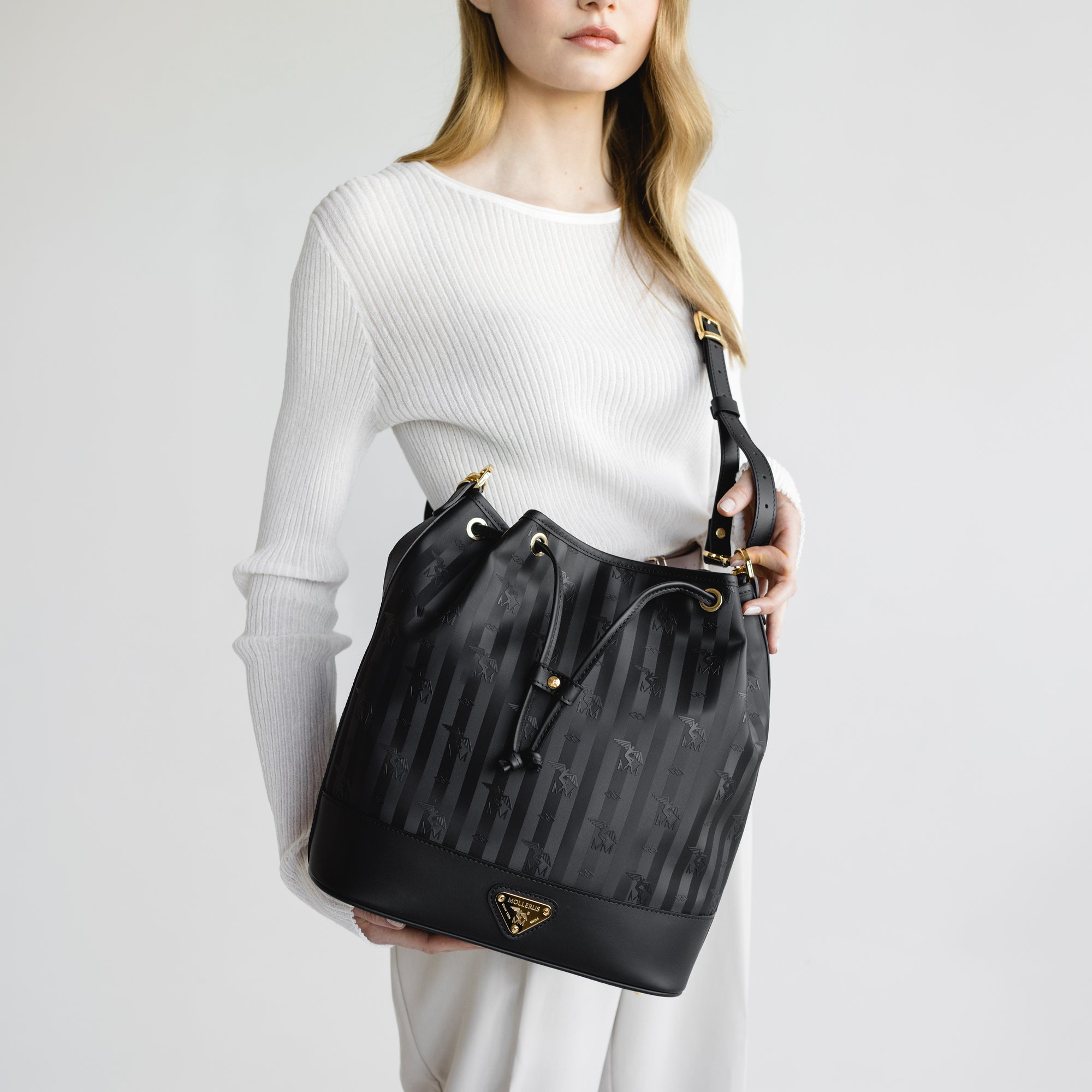 NIESEN | Beuteltasche classic schwarz/gold - detail 
