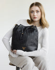 NIESEN | Beuteltasche classic schwarz/gold – Detail