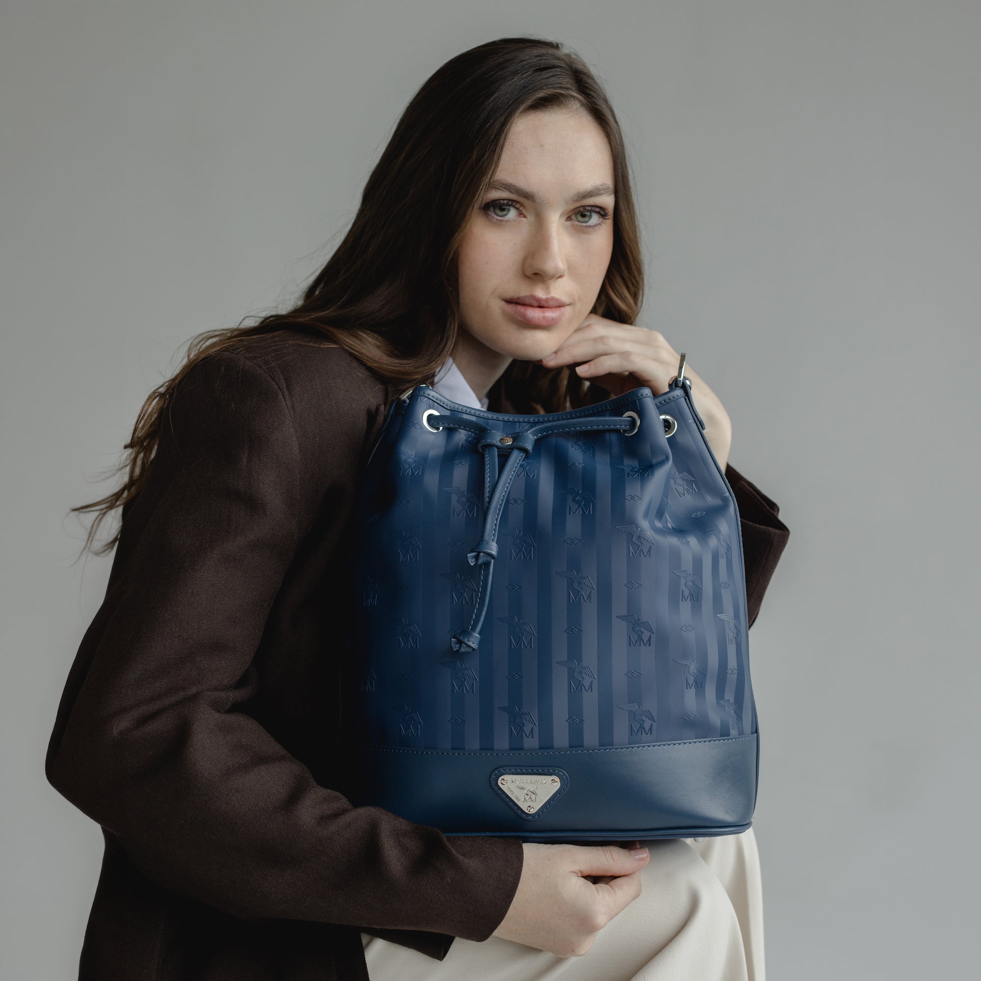 NIESEN | Beuteltasche deep blau/silber - detail