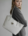 GENF | Shopper pearl weiss/silber - On body