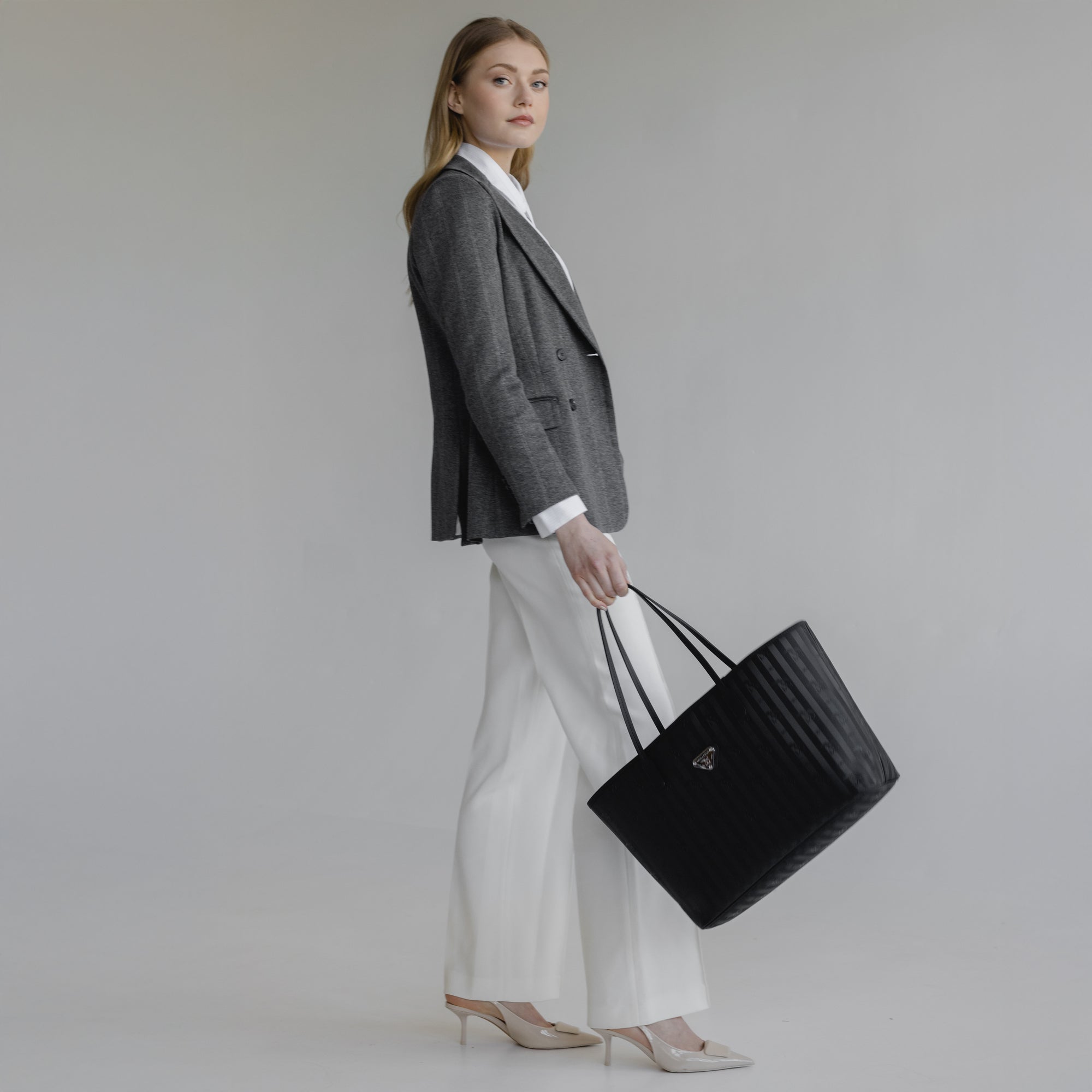 BERN | Shopper classic schwarz/silber - on body