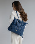 MANNO | Rucksack deep blau/silber - on body