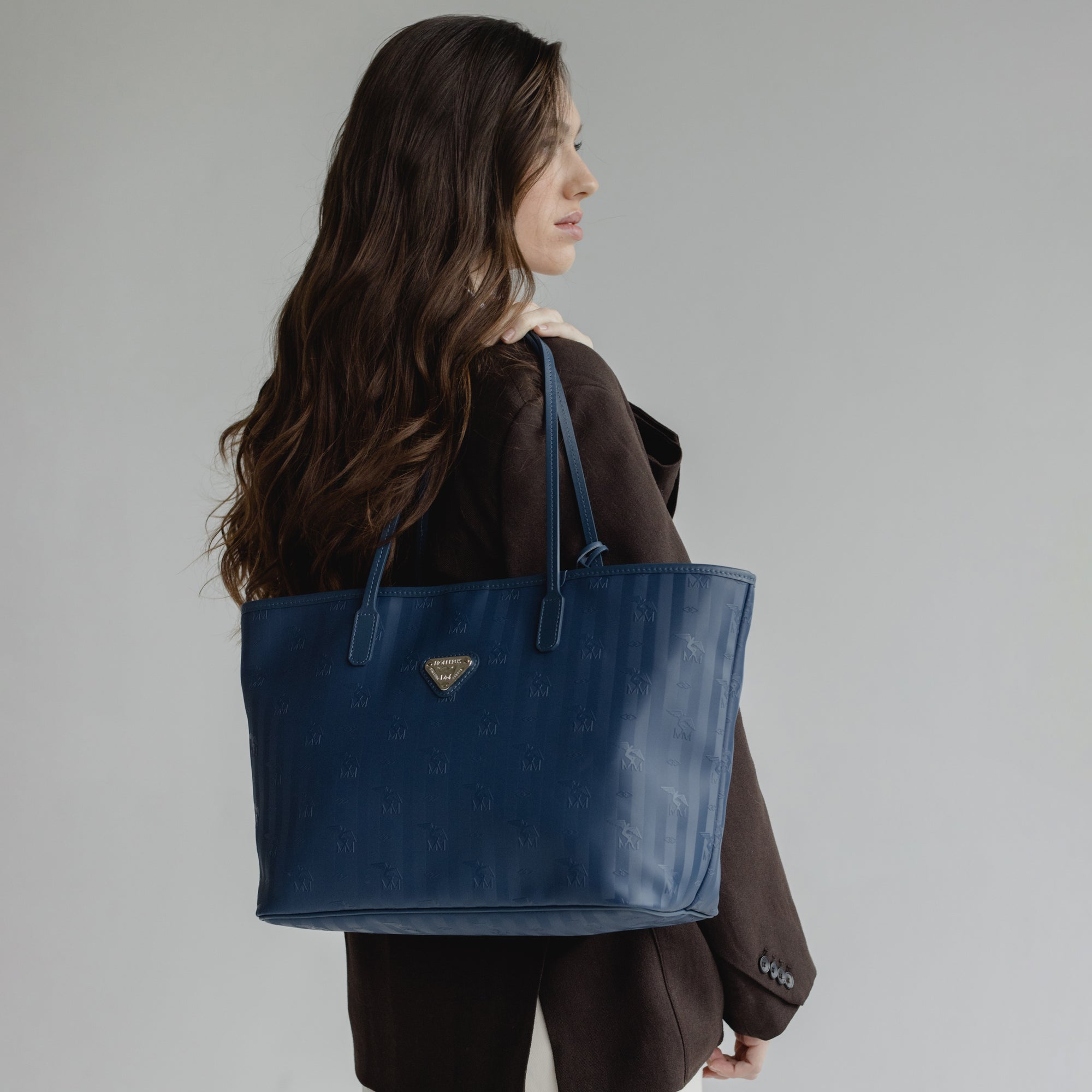 BERN | Shopper deep blau/silber - moodbild
