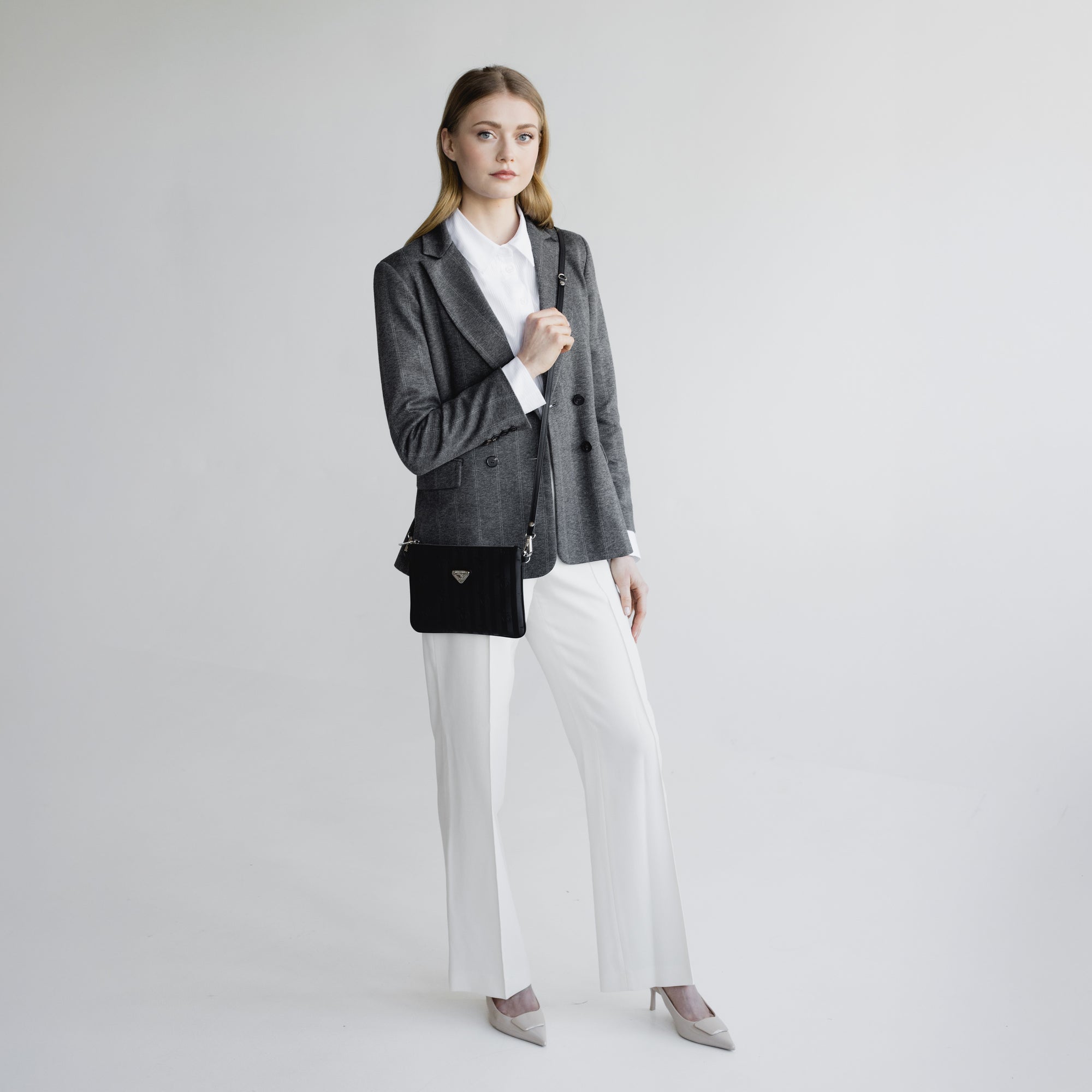 TAMINS | Umhängetasche classic schwarz/silber - full body