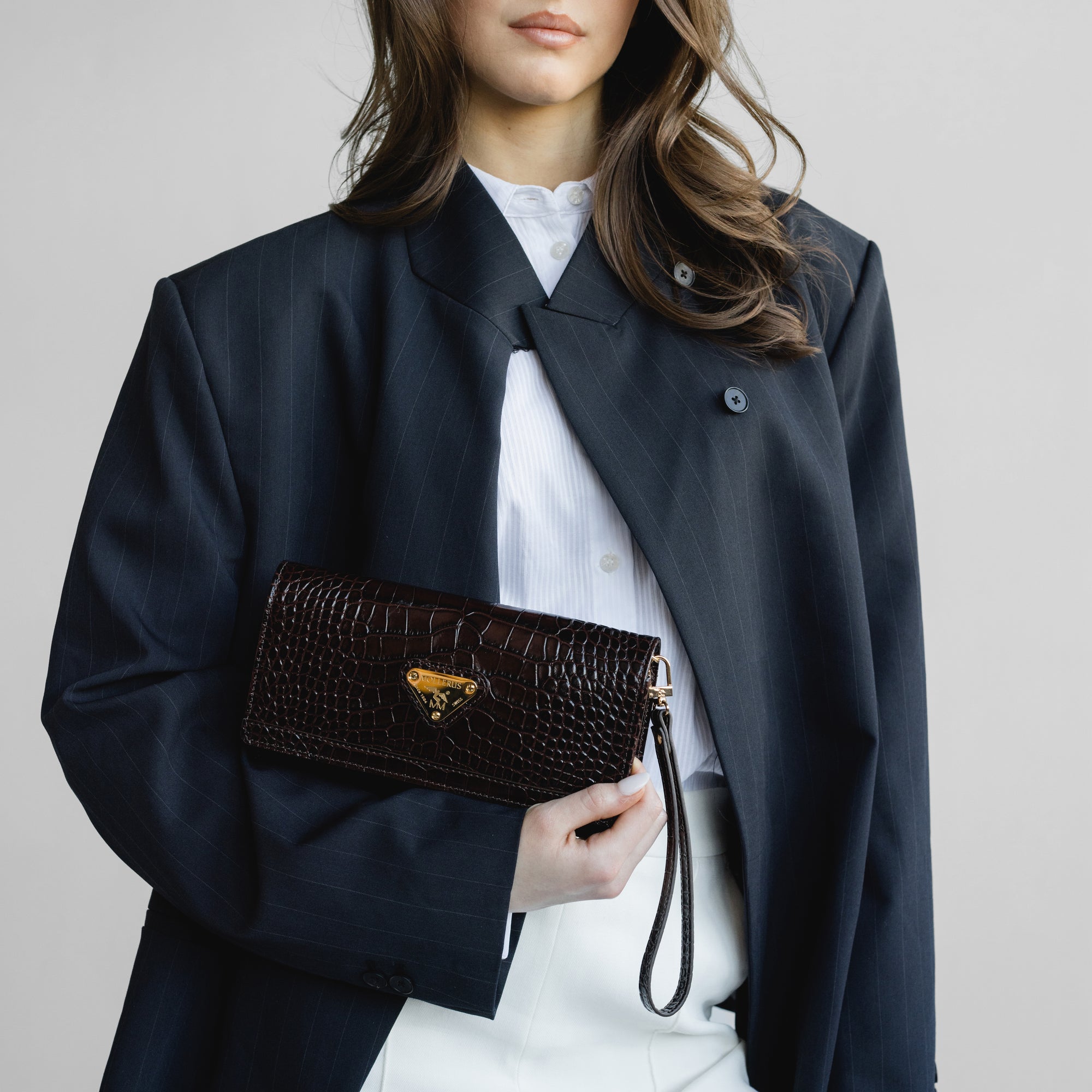 FRESENS | Clutch Croco burgundy braun/gold - getragen