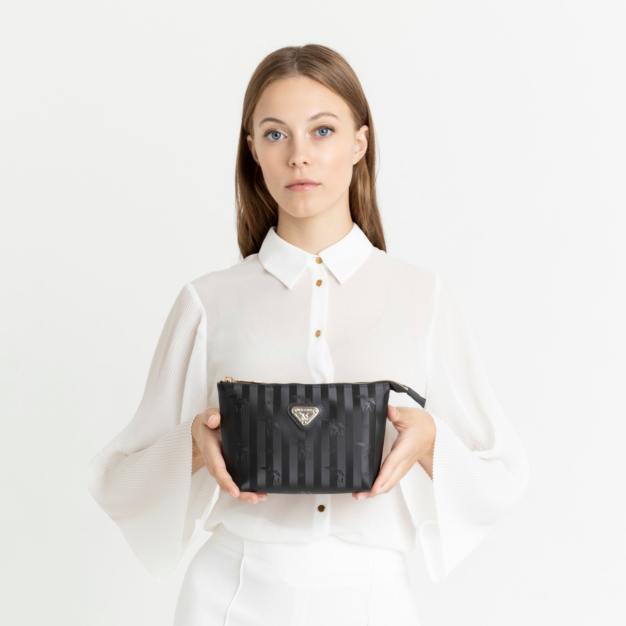 GONZEN | Necessaire classic schwarz/gold - ON BODY