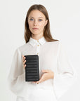 CLARIDEN | Portemonnaie classic schwarz/gold - ON BODY
