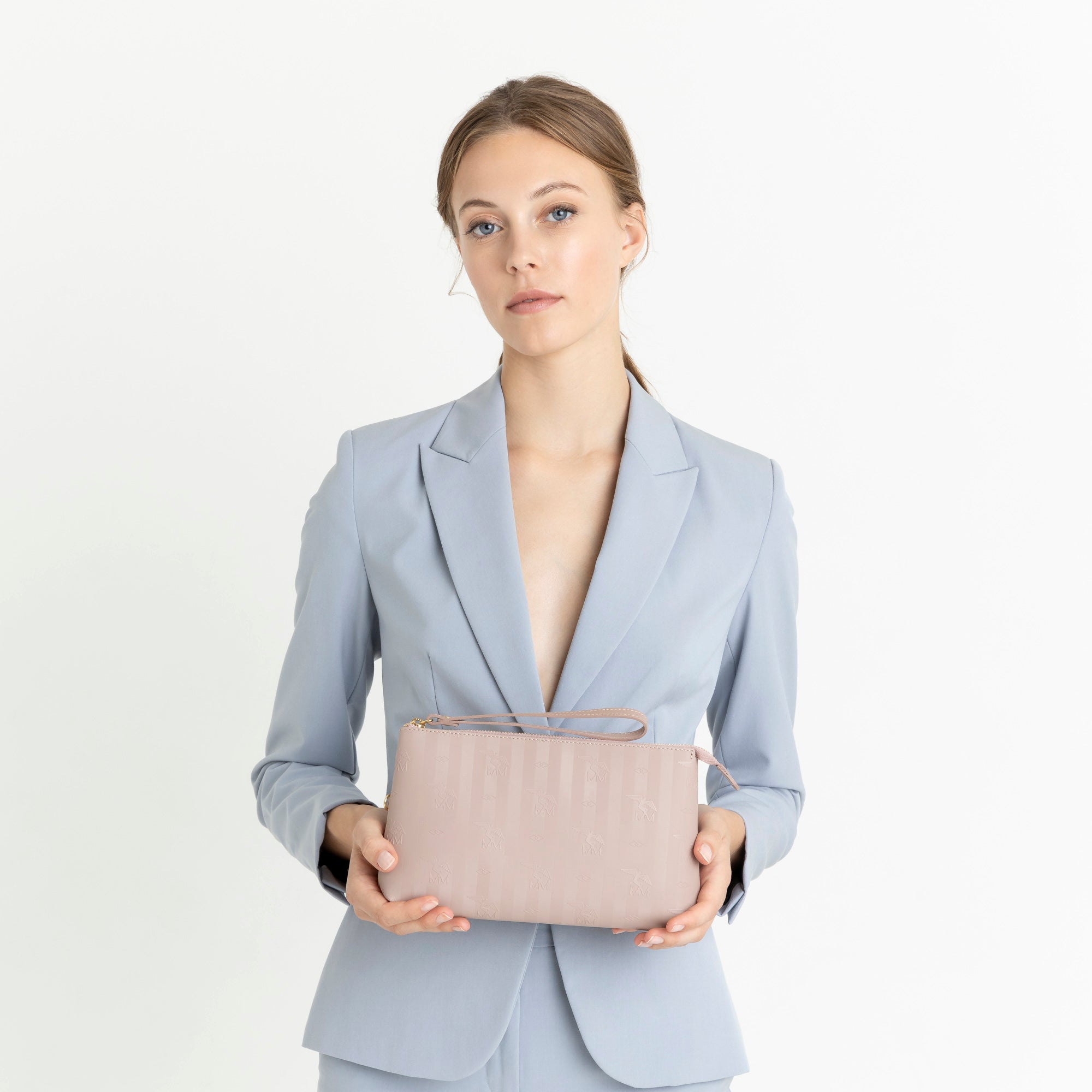 PIZOL | Necessaire soft rosé/gold - ON BODY
