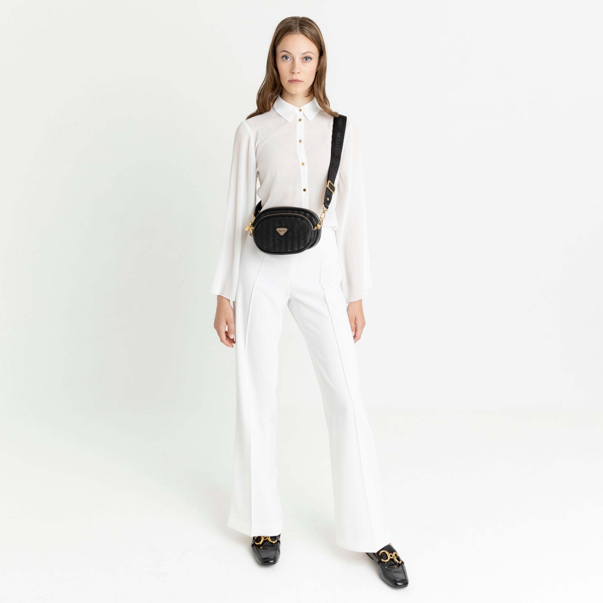 GAMS | Umhängetasche classic schwarz/gold - FULL BODY