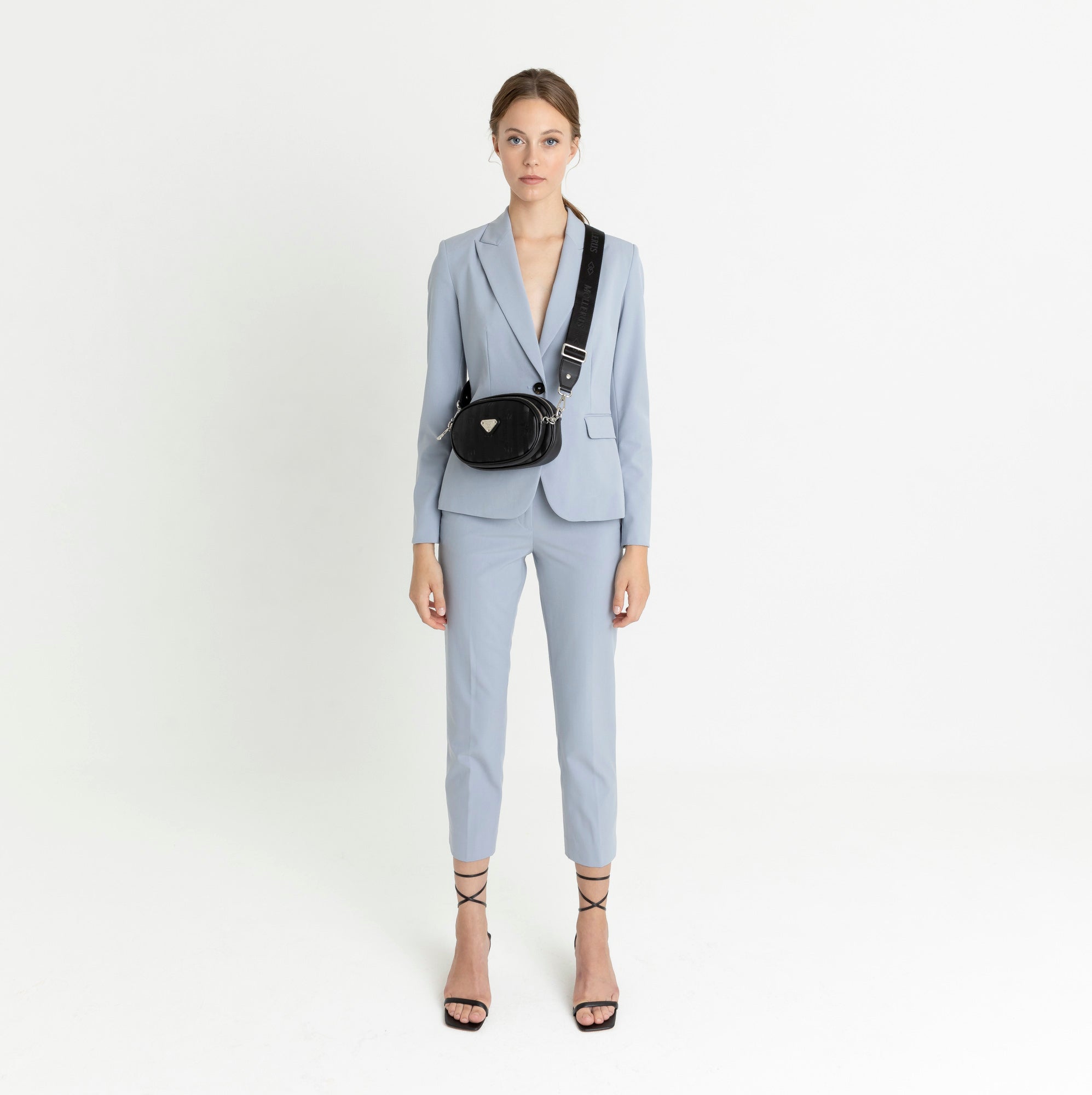 GAMS |  Umhängetasche classic schwarz/silber - FULL BODY