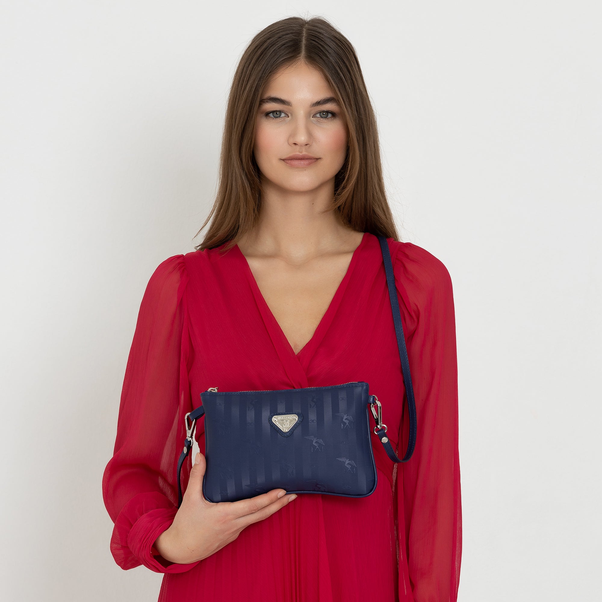 TAMINS | Umhängetasche midnight blau/silber - on body