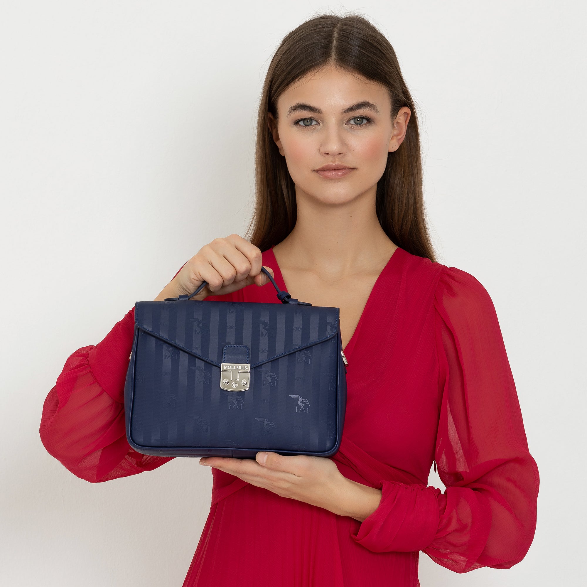MARLY | Umhängetasche midnight blau/silber - on body