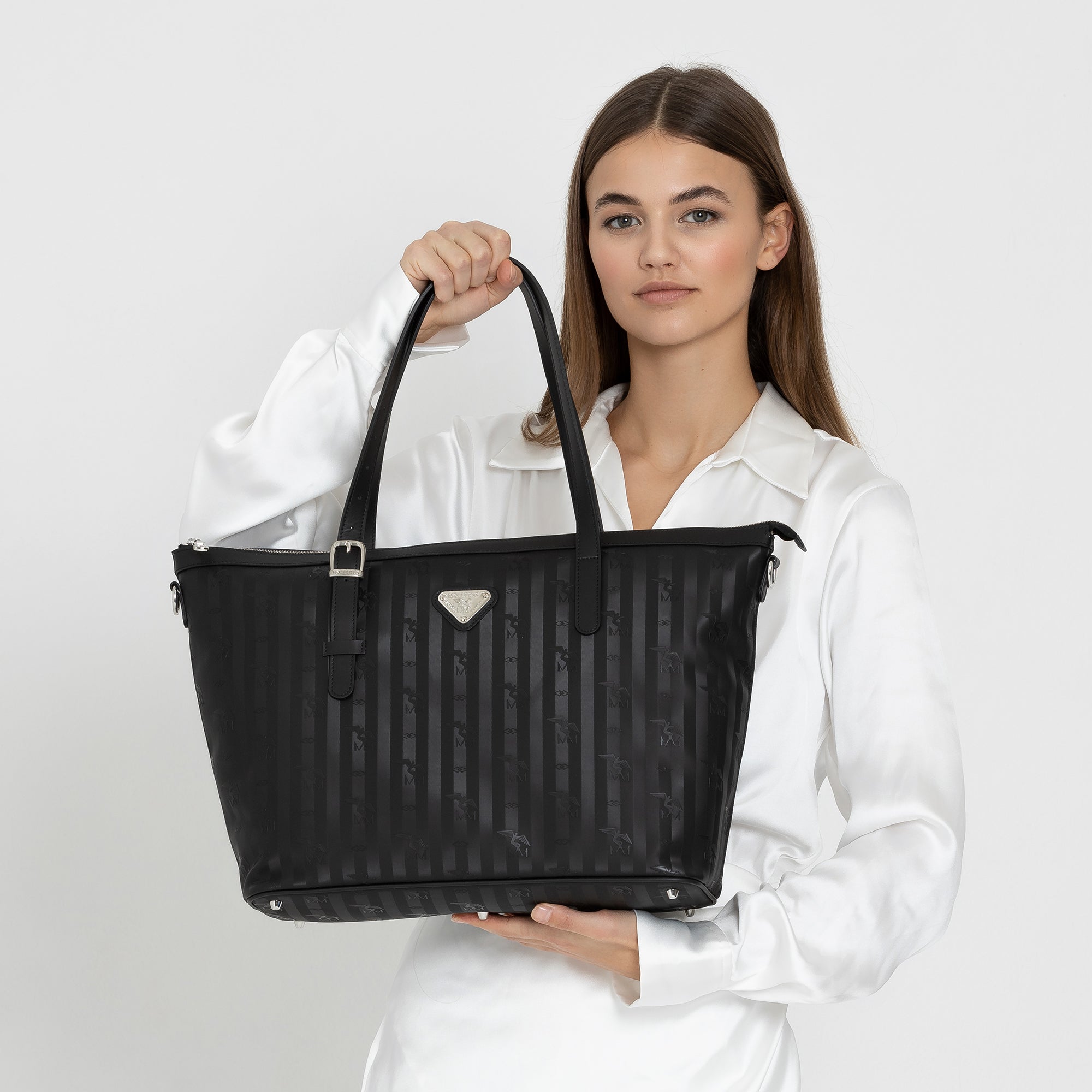 GISWIL | Businesstasche classic schwarz/silber - on body