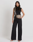 GAMS | Umhängetasche taupe grau/gold - on body
