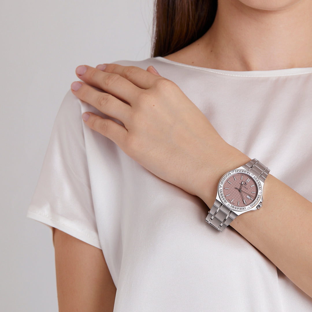 FIRST LADY ENGADIN | Armbanduhr Edelstahl Zifferblatt rosé/ Lünette Swarovski - on body
