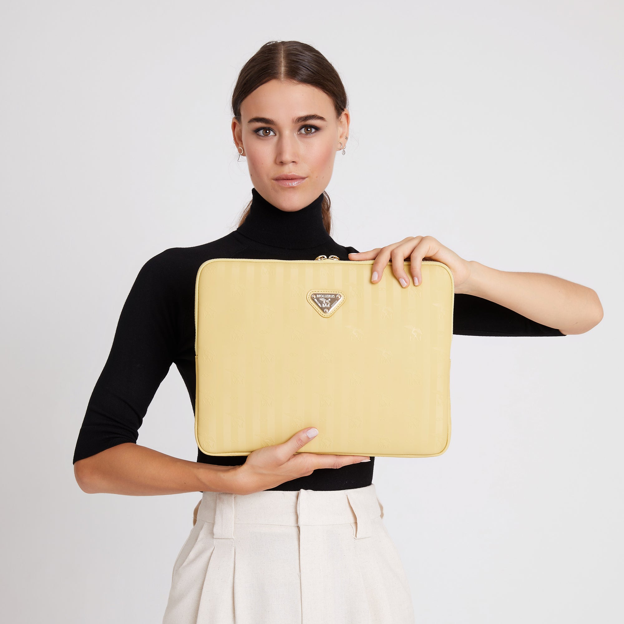 ROETI | Laptop bag light yellow/gold