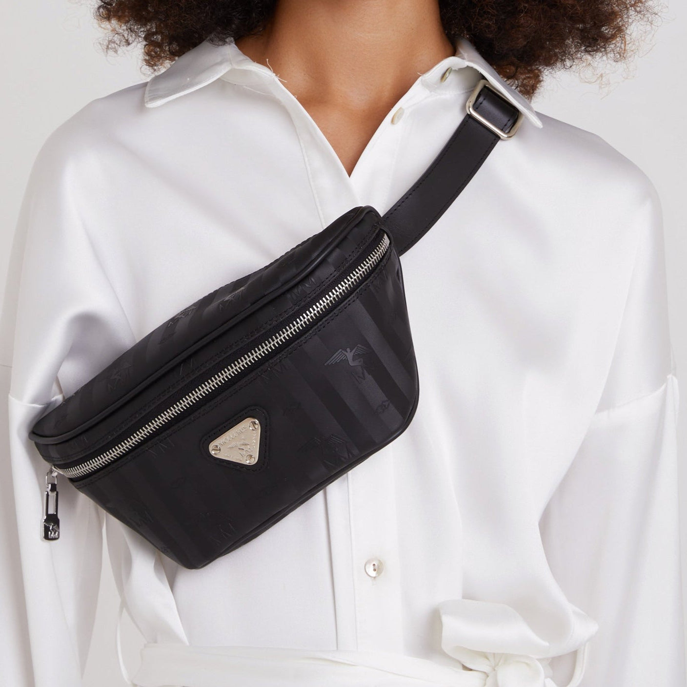 GRINDELWALD | Bauchtasche classic schwarz/silber - ON BODY