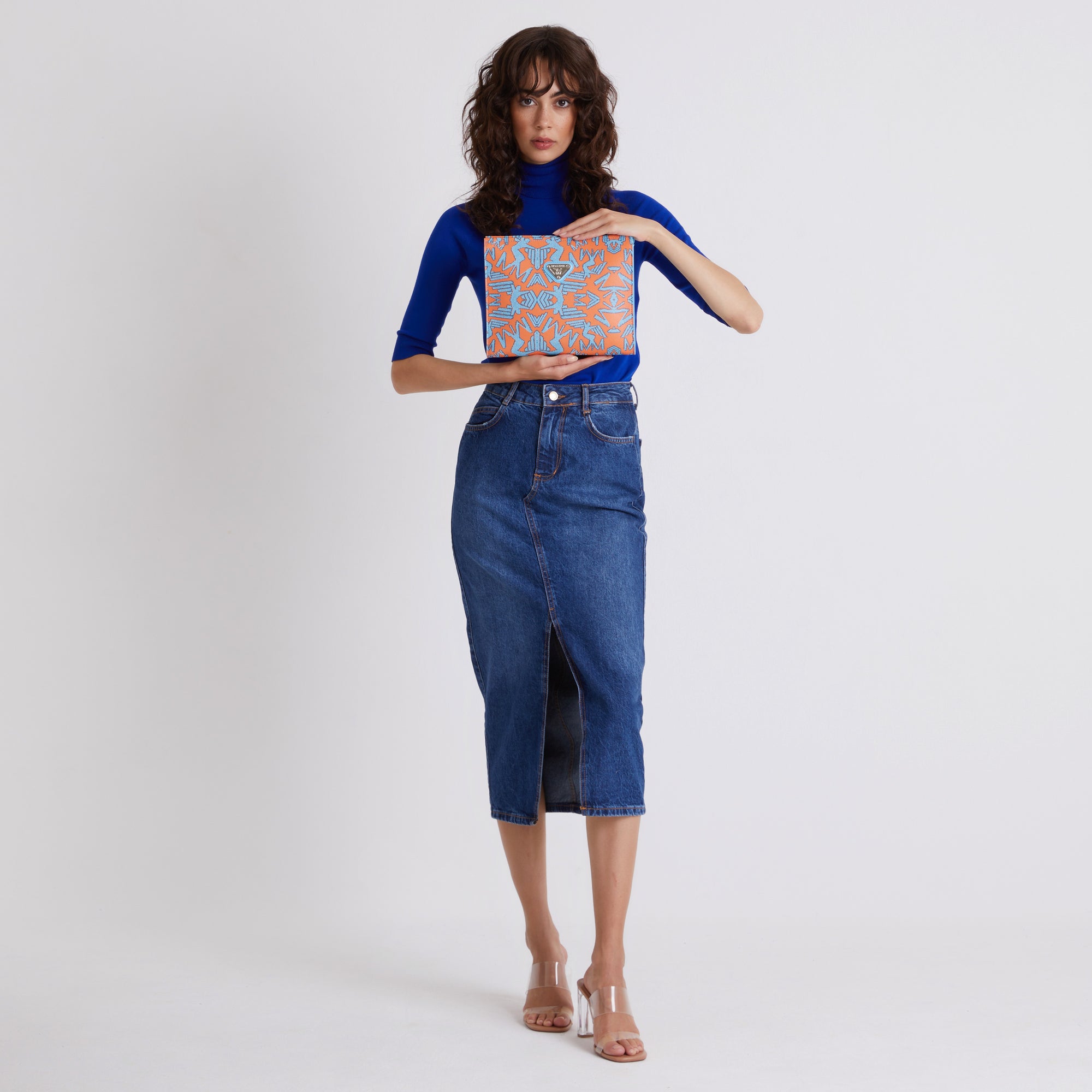 REUTE | Necessaire Maze orange hellblau/silber - on body