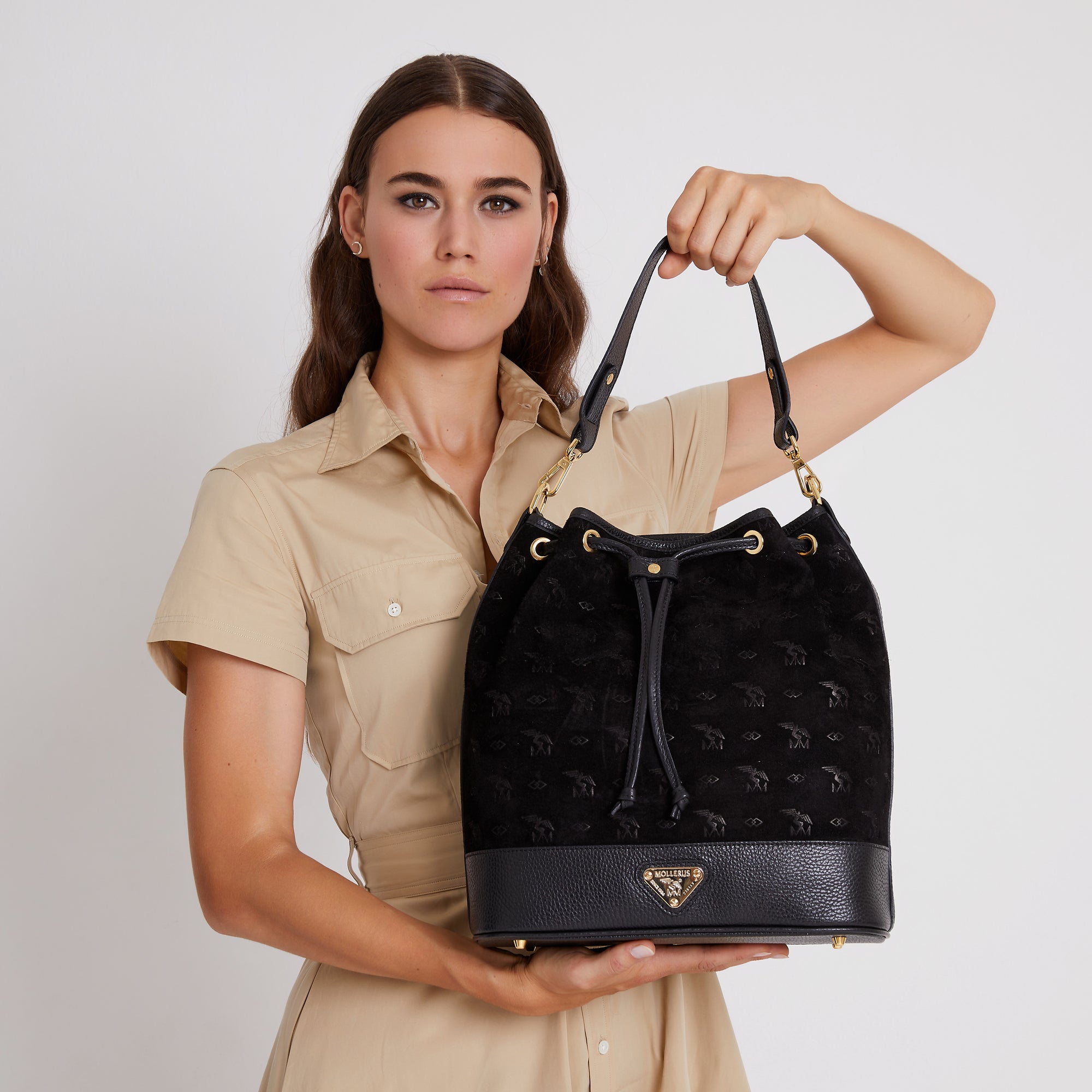 NIESEN | Beuteltasche Kalbsleder mit Velour classic schwarz/gold- close up