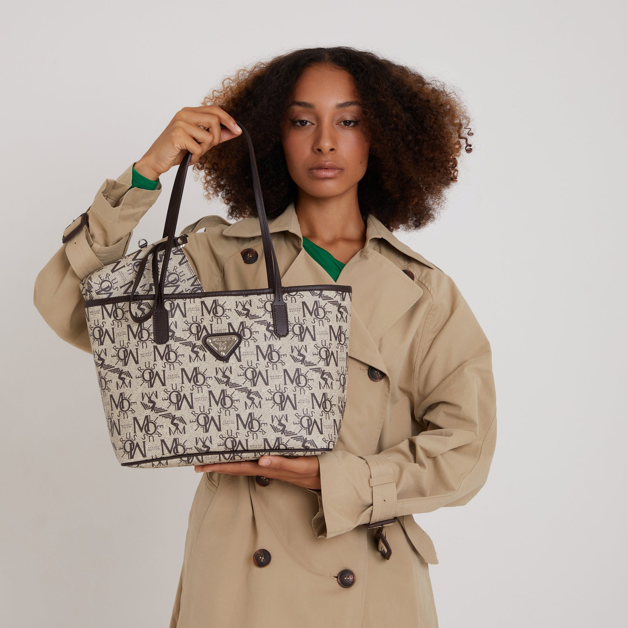 GENF | Shopper Circle pearl weiss/trunk braun/silber  - CLOSE UP