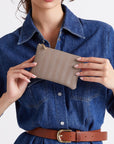 ALBIS | Schlüsseletui taupe/gold - Maison Mollerus Swiss