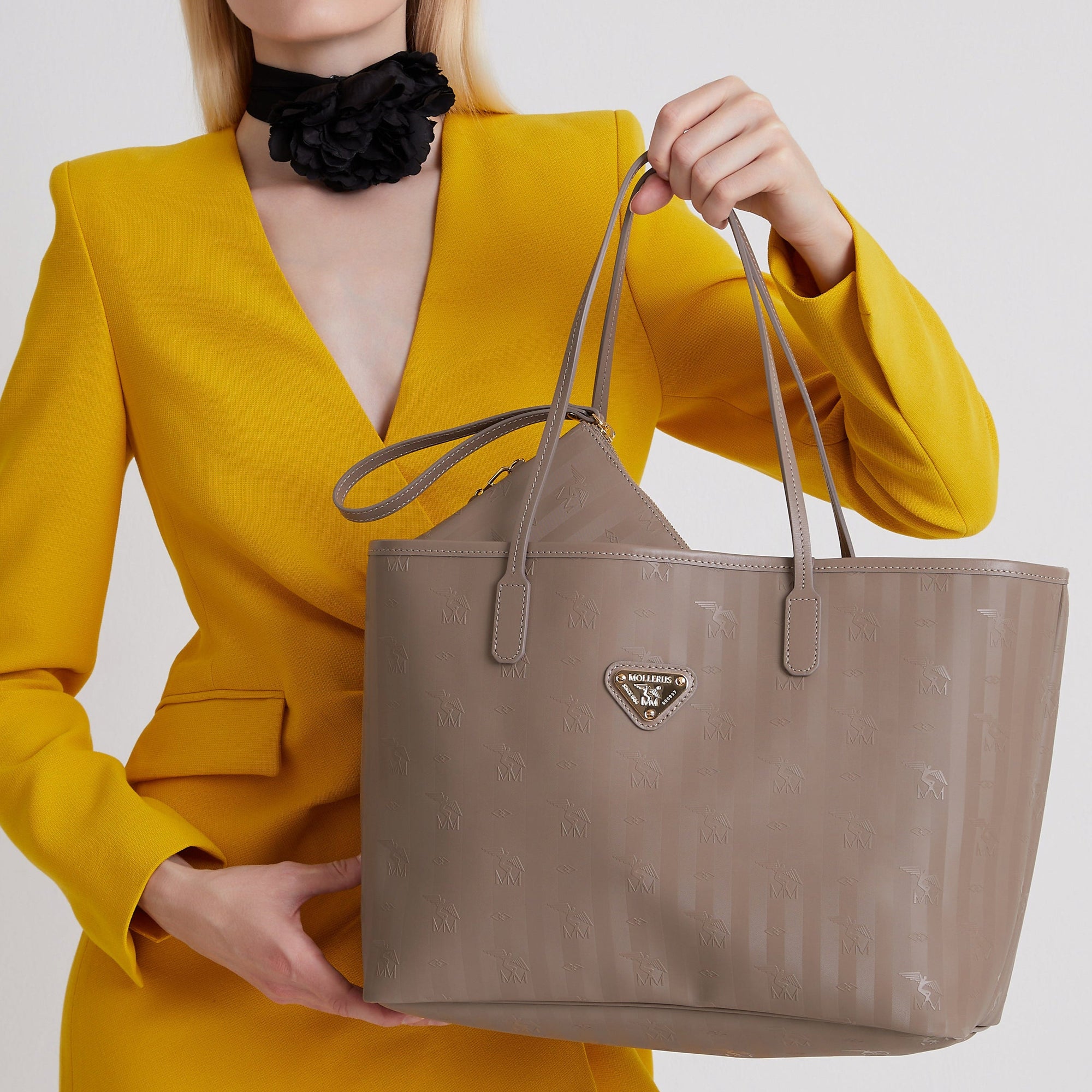 BERN | Shopper taupe grau/gold close up